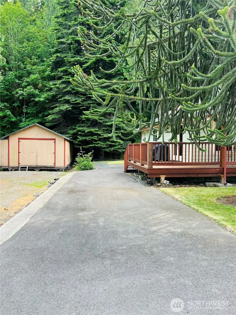 601 Mountain Trail Road Brinnon WA 98320