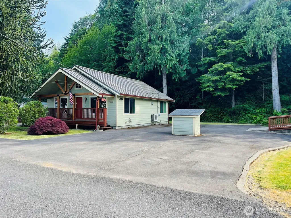 601 Mountain Trail Road Brinnon WA 98320
