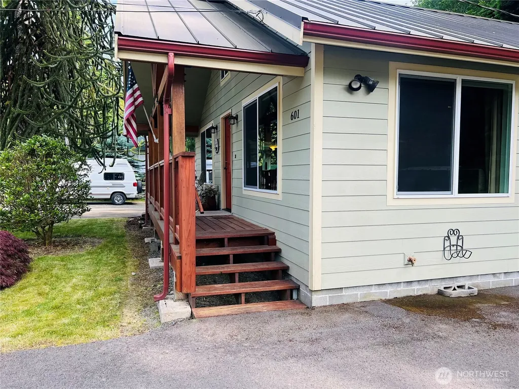601 Mountain Trail Road Brinnon WA 98320