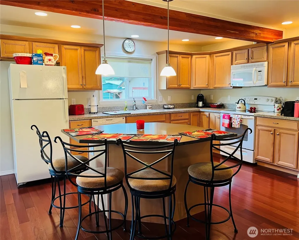 601 Mountain Trail Road Brinnon WA 98320