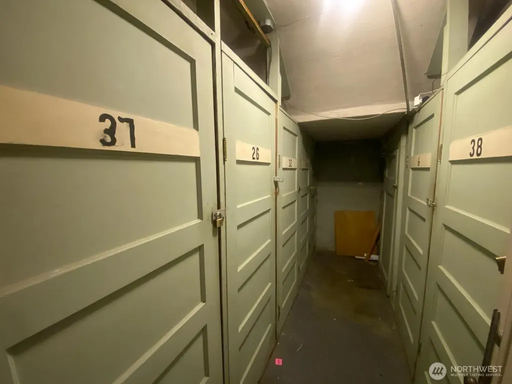 4725 15th Avenue NE Seattle WA 98105