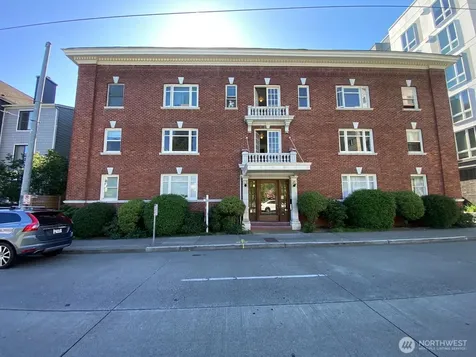 4725 15th Avenue NE Seattle WA 98105