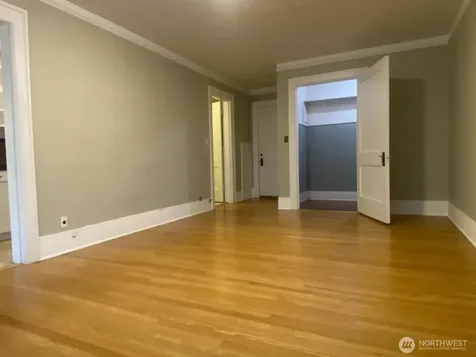 4725 15th Avenue NE Seattle WA 98105