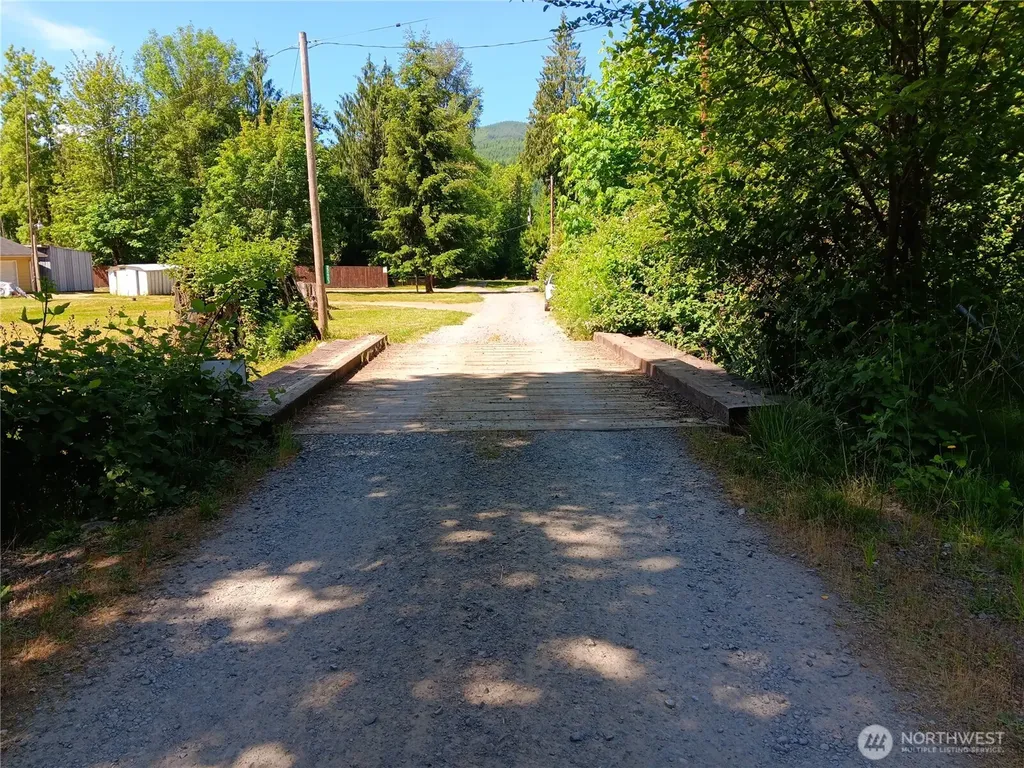 22606 Paul Bunyan Yelm WA 98597