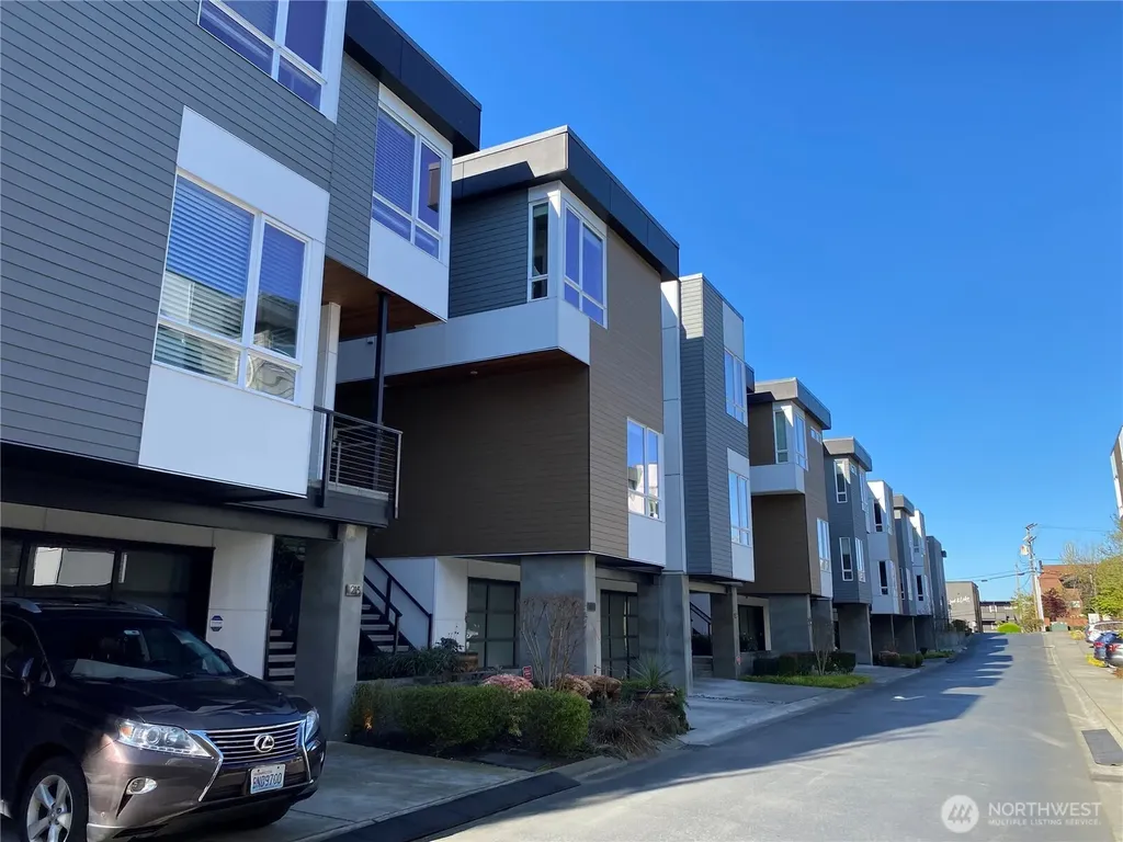 213 4th Court S Kirkland WA 98033