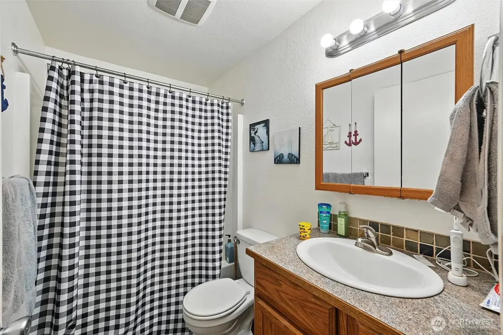 108 Baker Street Everson WA 98247
