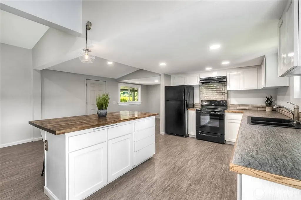 32407 72nd Avenue S Roy WA 98580