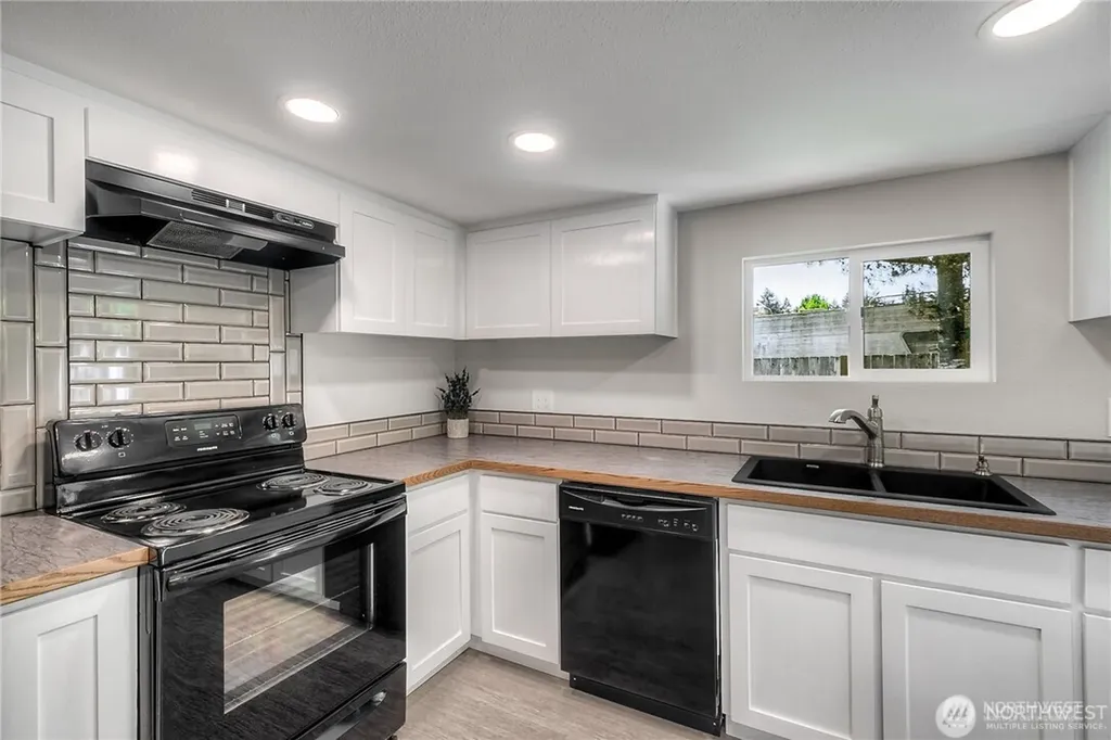 32407 72nd Avenue S Roy WA 98580
