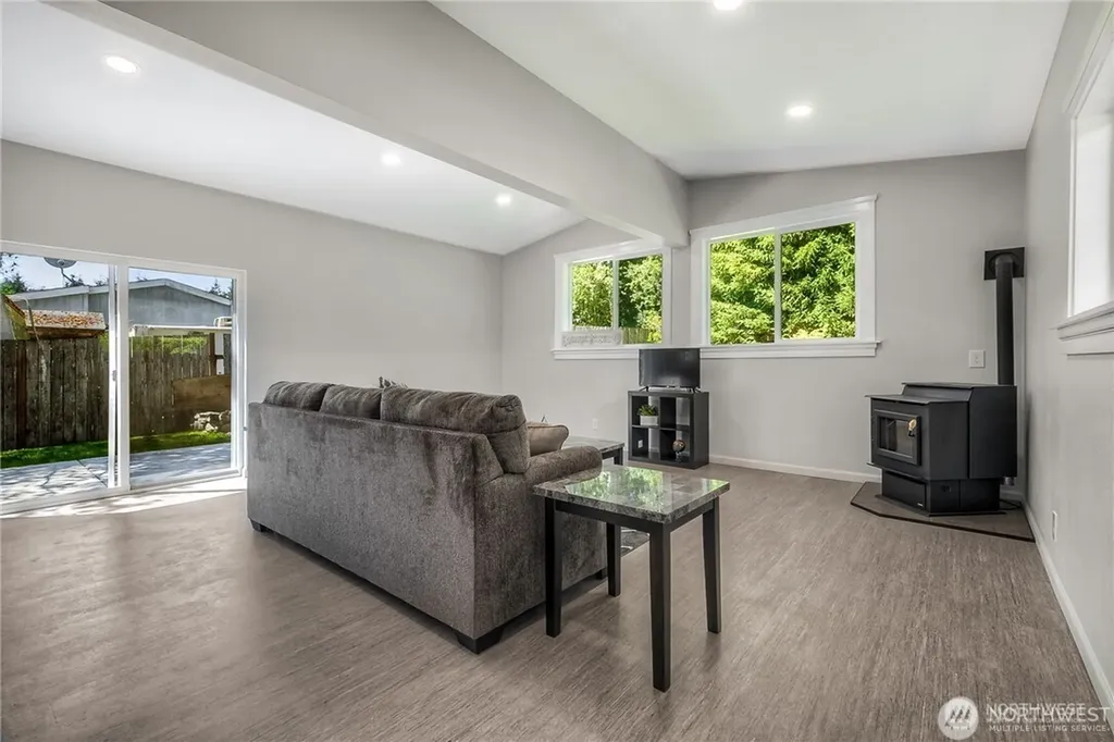 32407 72nd Avenue S Roy WA 98580