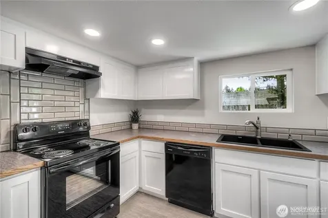 32407 72nd Avenue S Roy WA 98580