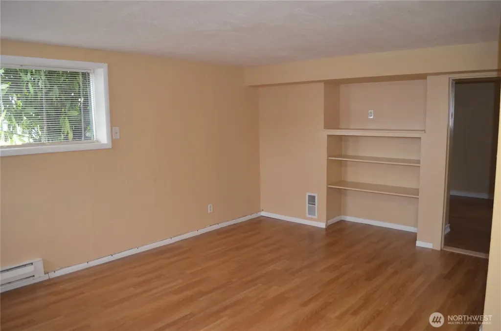 306 2nd St NE Auburn WA 98002