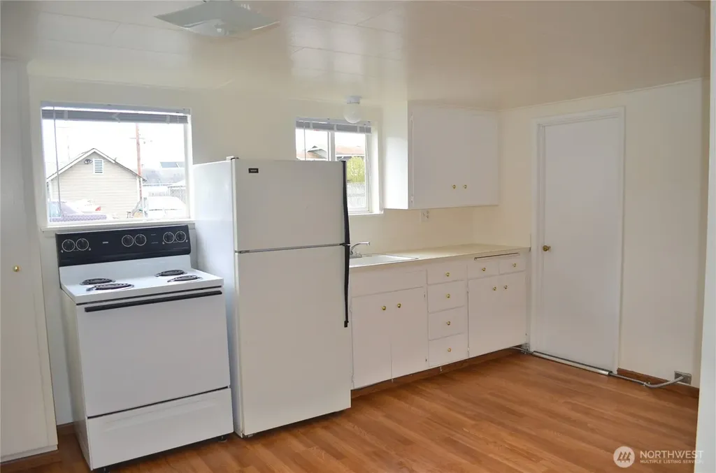 306 2nd St NE Auburn WA 98002