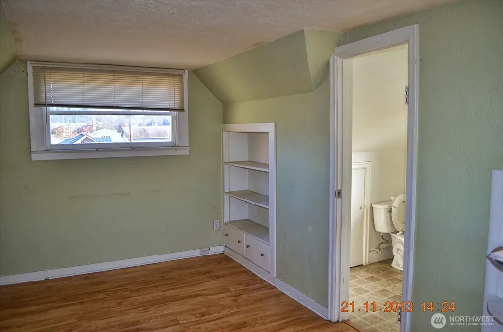 306 2nd St NE Auburn WA 98002