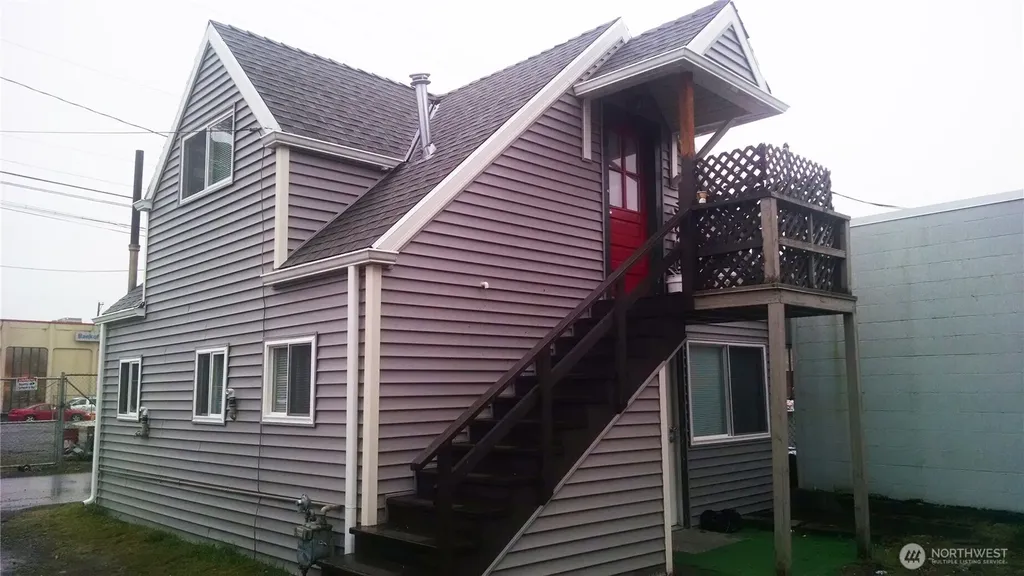 306 2nd St NE Auburn WA 98002