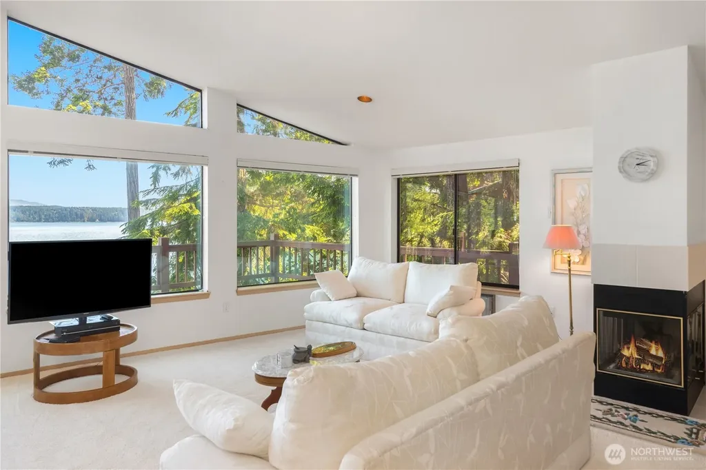 160 Wildwood Shores Brinnon WA 98320