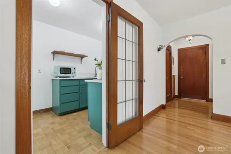 408 Bellevue Avenue E Seattle WA 98102