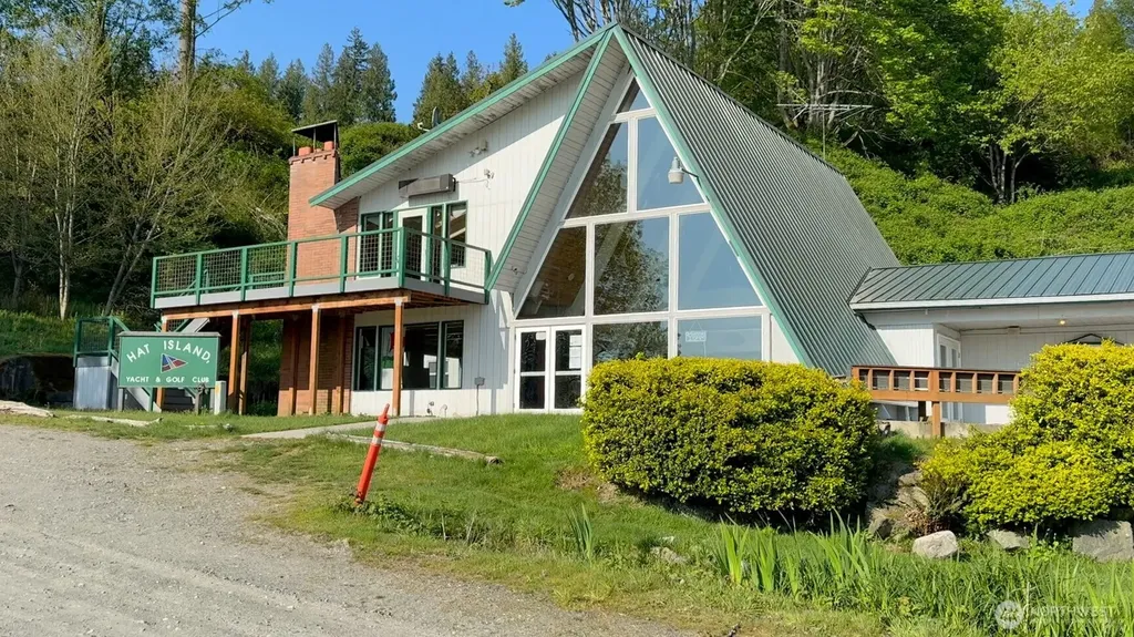 37 Beach Way Hat Island WA 98206