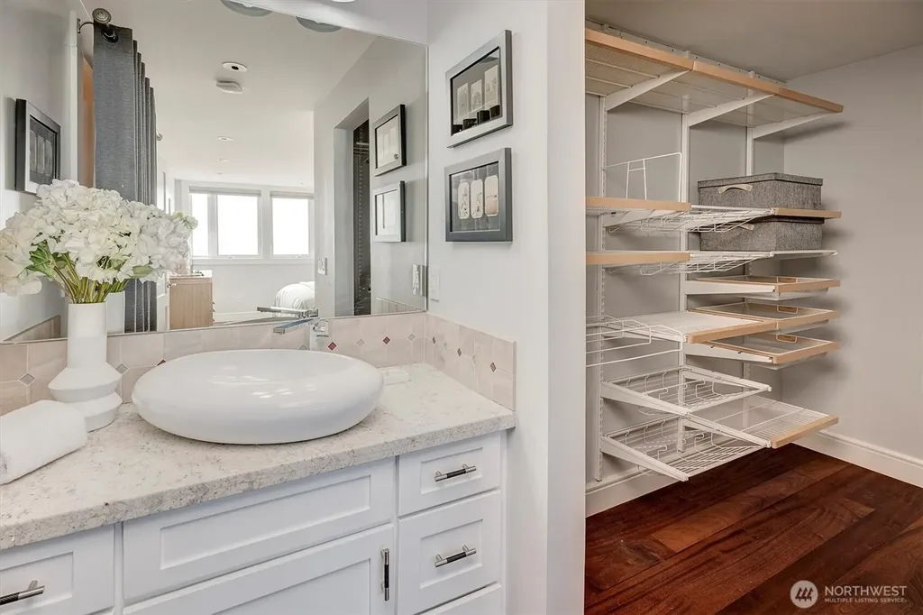 3717 Beach Drive SW Seattle WA 98116