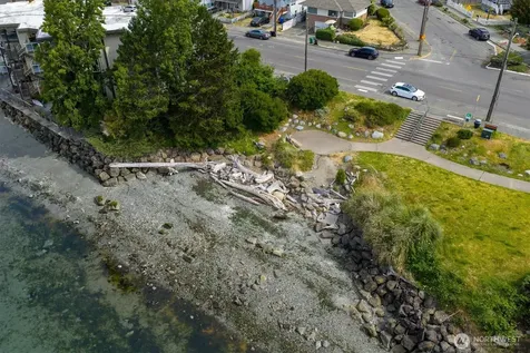 3717 Beach Drive SW Seattle WA 98116
