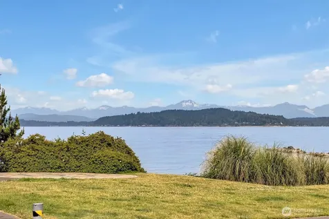 3717 Beach Drive SW Seattle WA 98116