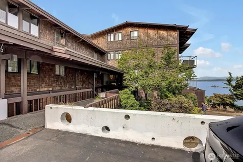 3717 Beach Drive SW Seattle WA 98116