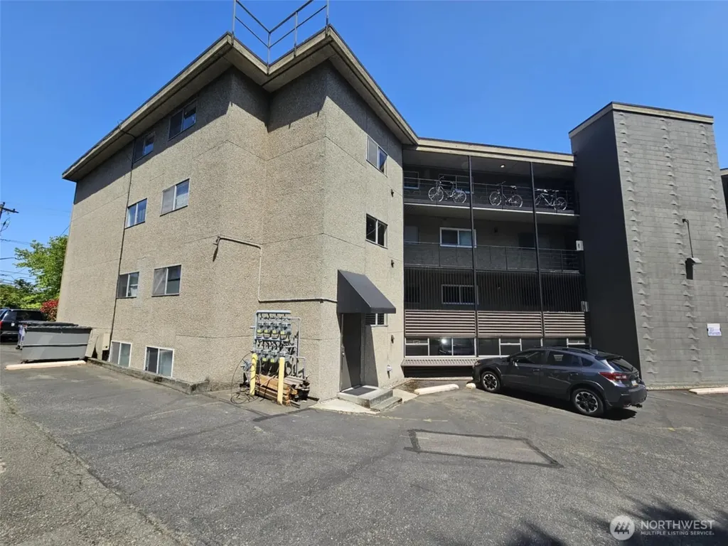 4051 Gilman Avenue W Seattle WA 98199