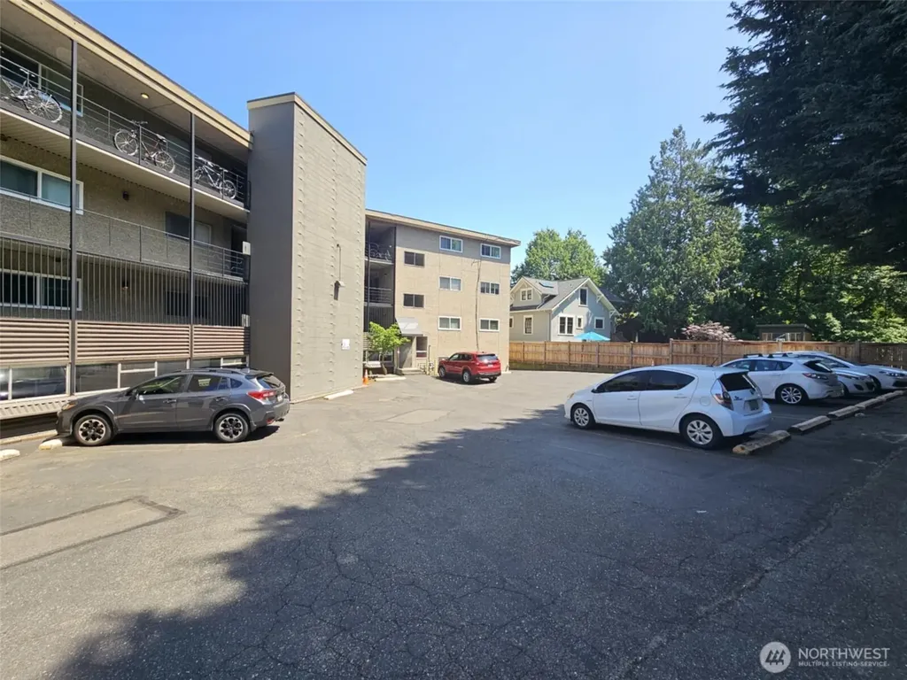 4051 Gilman Avenue W Seattle WA 98199
