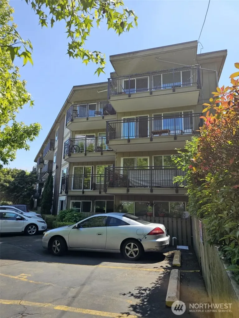 4051 Gilman Avenue W Seattle WA 98199