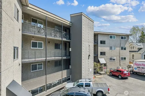 4051 Gilman Avenue W Seattle WA 98199