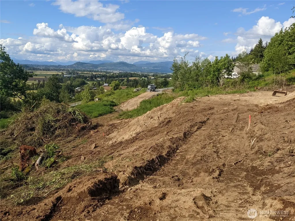 4135 Kamphouse Drive Sumas WA 98295