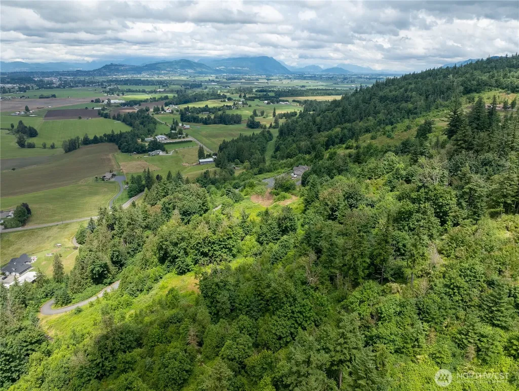 4135 Kamphouse Drive Sumas WA 98295