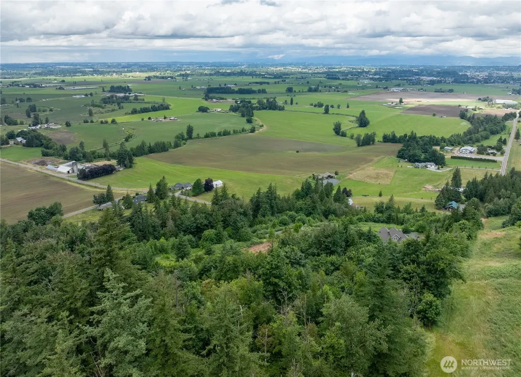 4135 Kamphouse Drive Sumas WA 98295