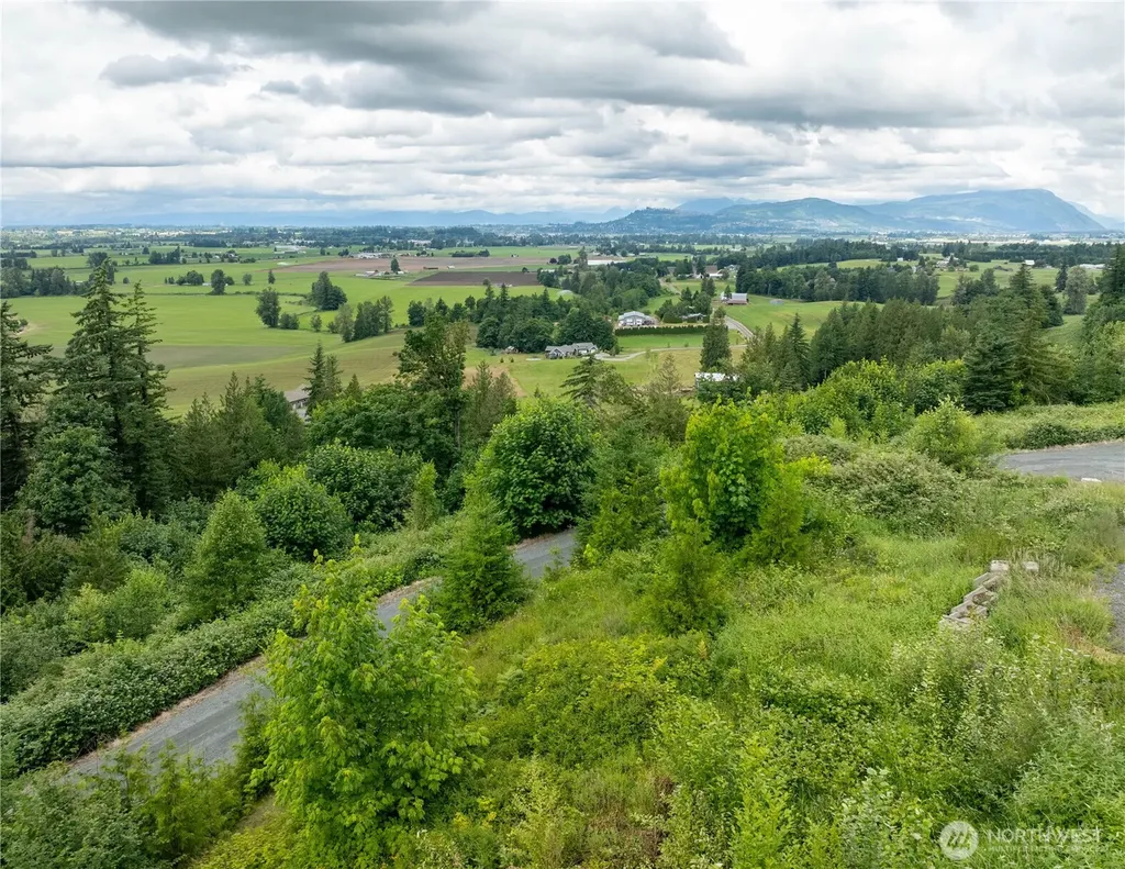4135 Kamphouse Drive Sumas WA 98295