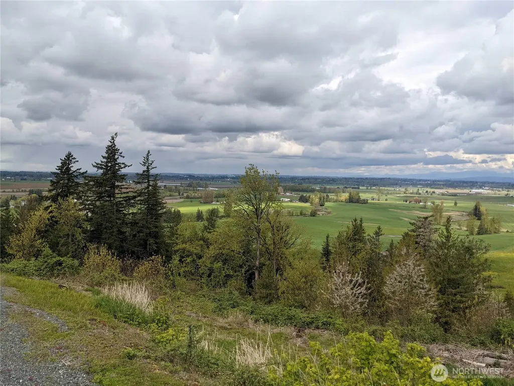 4135 Kamphouse Drive Sumas WA 98295