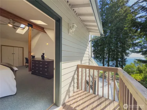 1 Beach Way Hat Island WA 98206