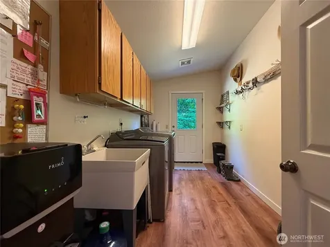 1 Beach Way Hat Island WA 98206