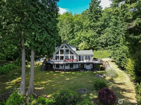 1 Beach Way Hat Island WA 98206