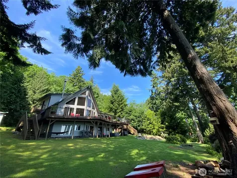 1 Beach Way Hat Island WA 98206