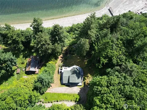 1 Beach Way Hat Island WA 98206