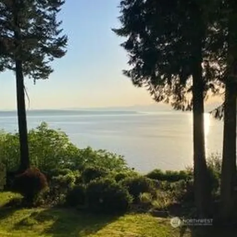 1 Beach Way Hat Island WA 98206