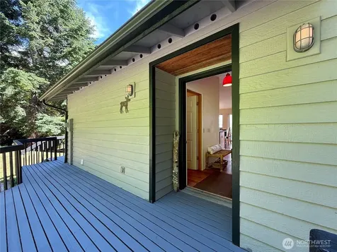 1 Beach Way Hat Island WA 98206
