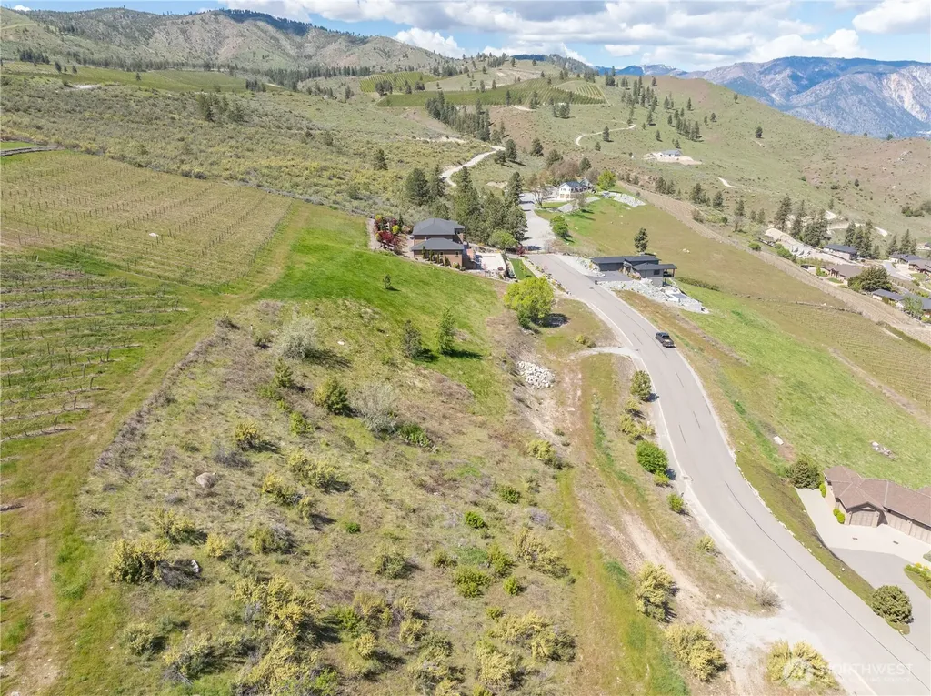 306 Clos Chevalle Road Chelan WA 98816