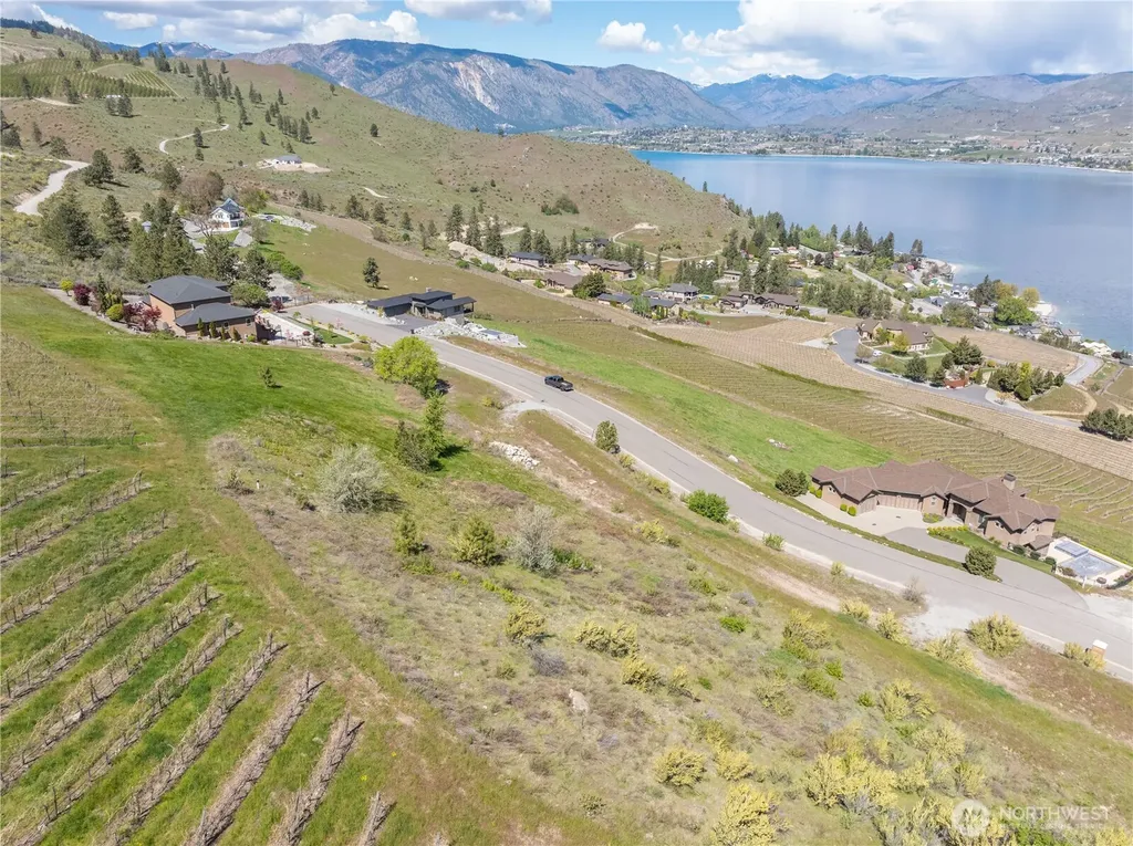 306 Clos Chevalle Road Chelan WA 98816