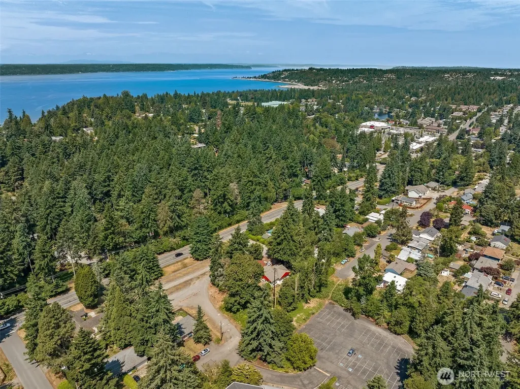 206 1st Place S Des Moines WA 98198