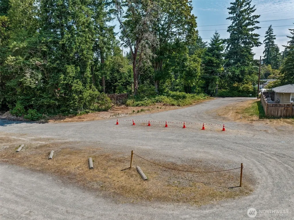 206 1st Place S Des Moines WA 98198