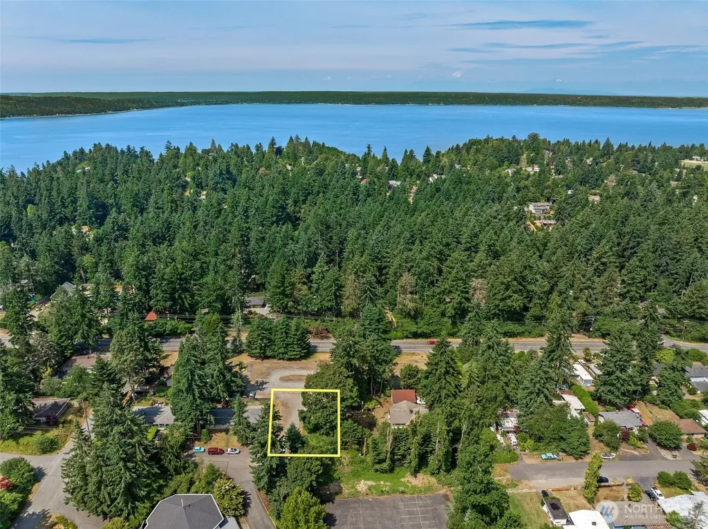 206 1st Place S Des Moines WA 98198