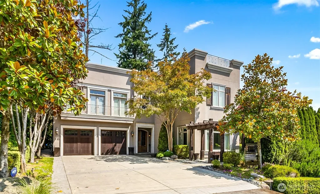 9820 NE 16th Street Bellevue WA 98004