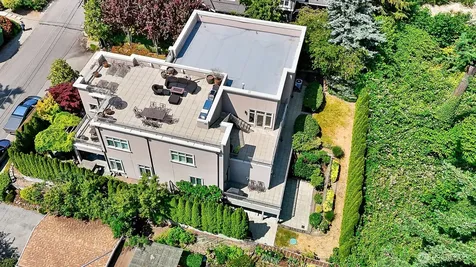 9820 NE 16th Street Bellevue WA 98004