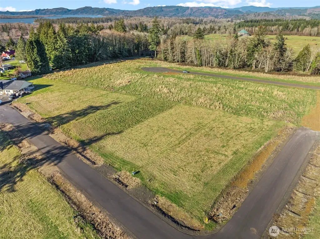 50 Sunnyfield Drive Cathlamet WA 98612