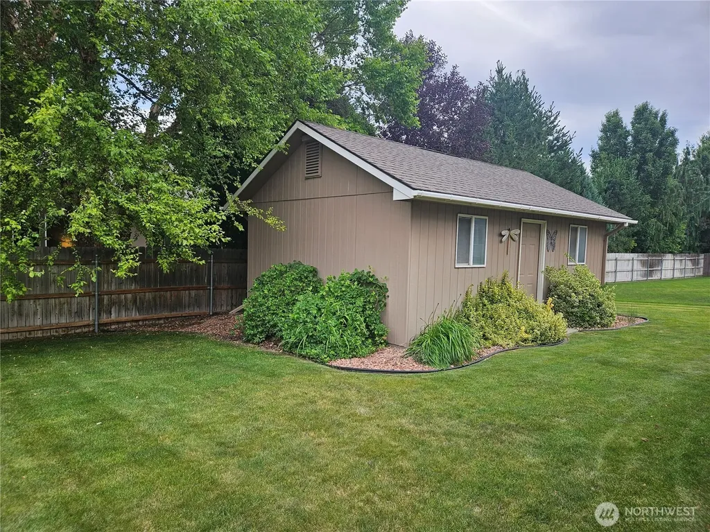 1240 Vintage Avenue Richland WA 99352